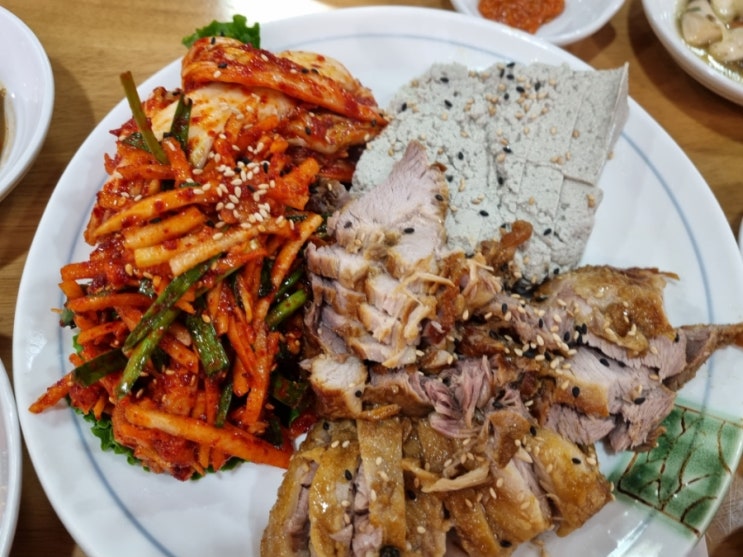  [여수맛집] 풀뿌리흑두부 / 율촌면 흑두부보쌈 먹고 동네산책