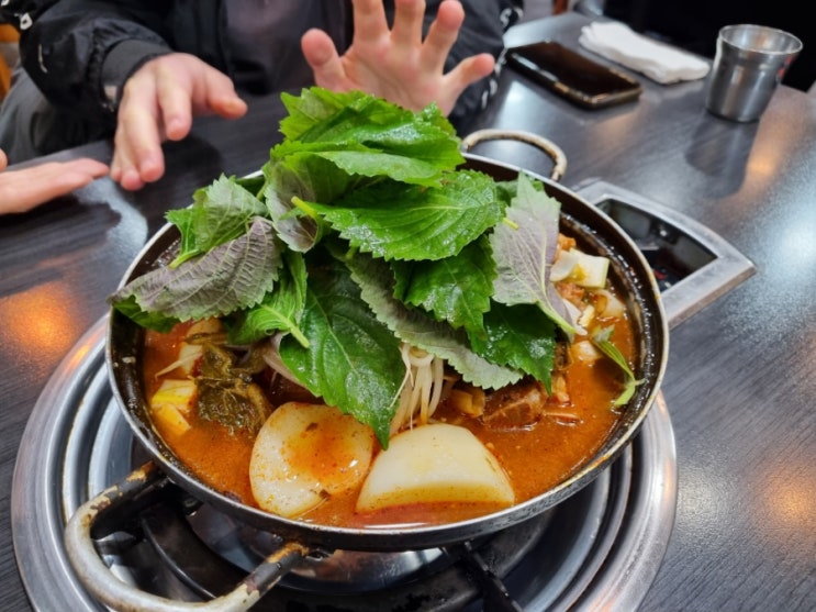  은평구 응암 감자국거리 뼈찜과 감자탕 맛집 [불맛감자국]