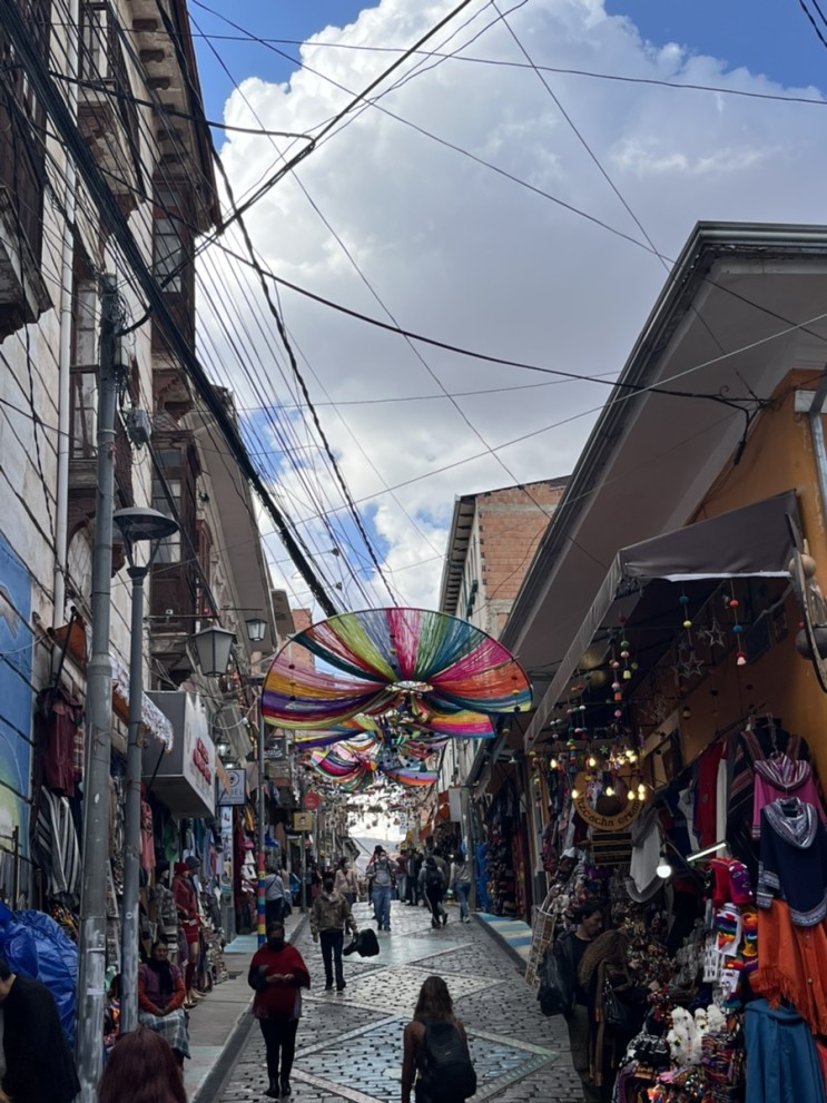 [2023 볼리비아] 라파즈, 시내 환전, 마녀 시장 기념품, 카페 Tia Gladys