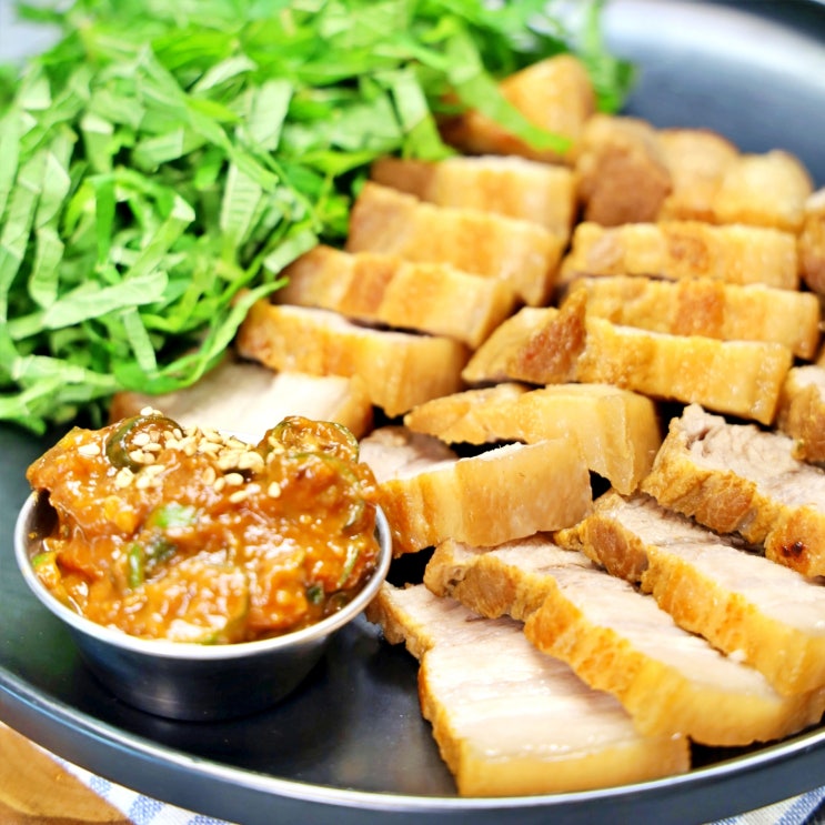 돼지수육 맛있게 삶는법 한방 삼겹살수육 고기 쌈장만드는법