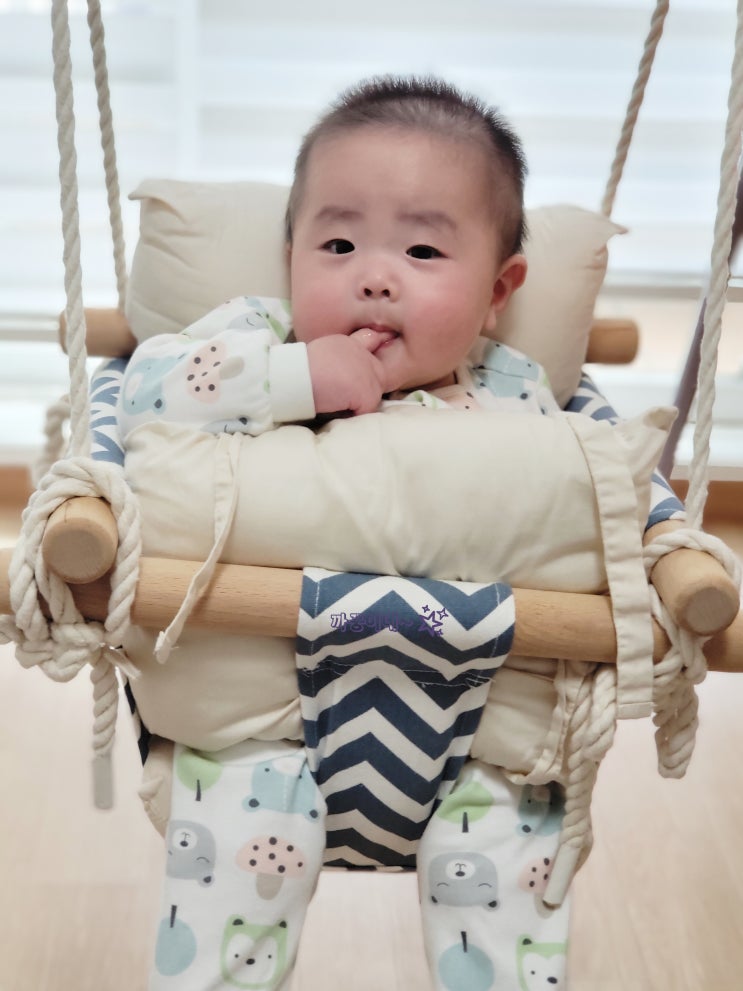  라라비 스윙점퍼루 우리아기 신나게 그네타기
