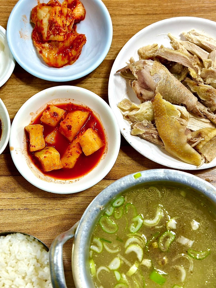  남대문시장 회현역 61년 전통 노포 맛집 닭곰탕 백반 닭진미강원집