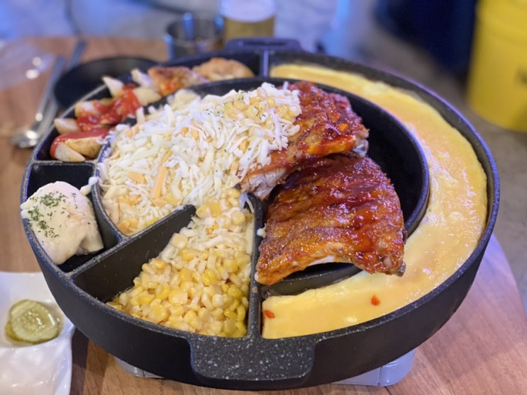 서울 마포구 부드러운 고기와 자연산 치즈가 듬뿍 들어간 제임스치즈등갈비 홍대본점