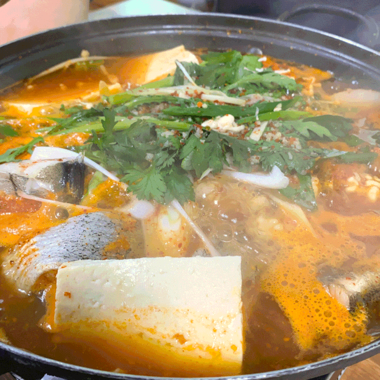  대구)) 아삭한 콩나물과 매콤한 소스가 매력적인 동태 전문점(동태찜과 동태탕)