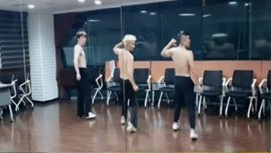 ‘유재석 애착동생’ 조세호·남창희·유병재, 자아도취 상탈 춤연습 (놀면뭐하니?) ‘유재석 애착동생’ 조세호·남창희·유병재, 자아도취 상탈 춤연습 (놀면뭐하니?)