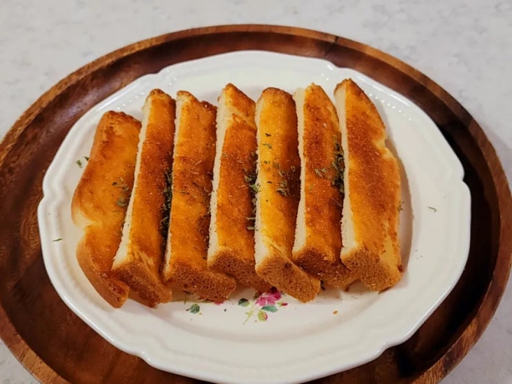  초간단 밤야식  식빵 오븐 요리 마늘빵 만들기