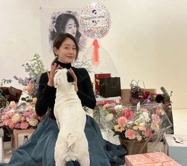 '안성현' 성유리, 생일 선물을 저렇게 많이 받았어? '안성현' 성유리, 생일 선물을 저렇게 많이 받았어?