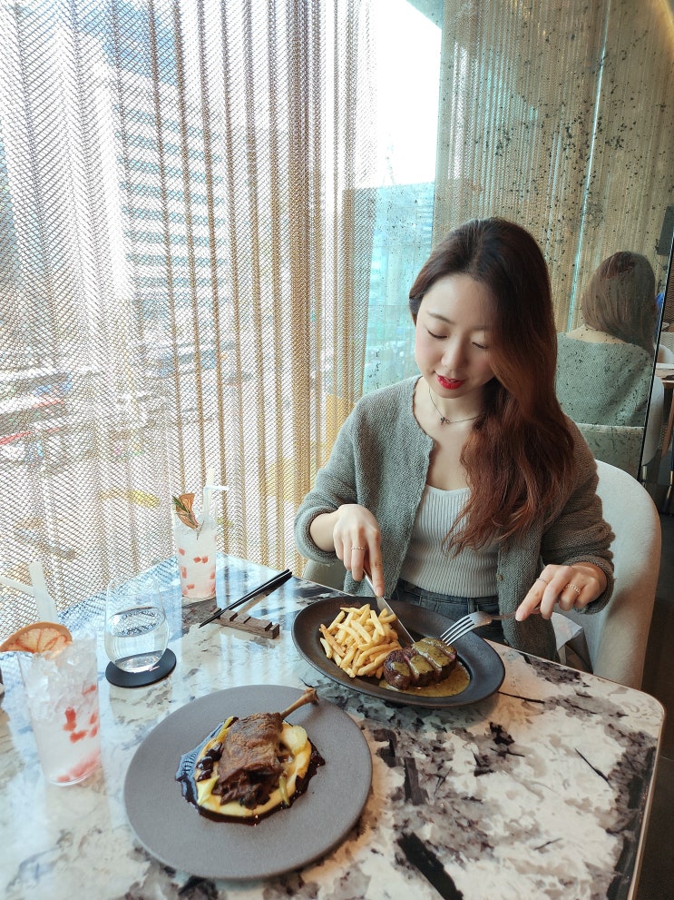  서울역 레스토랑 런치 코스 아툼에서 즐겼어요