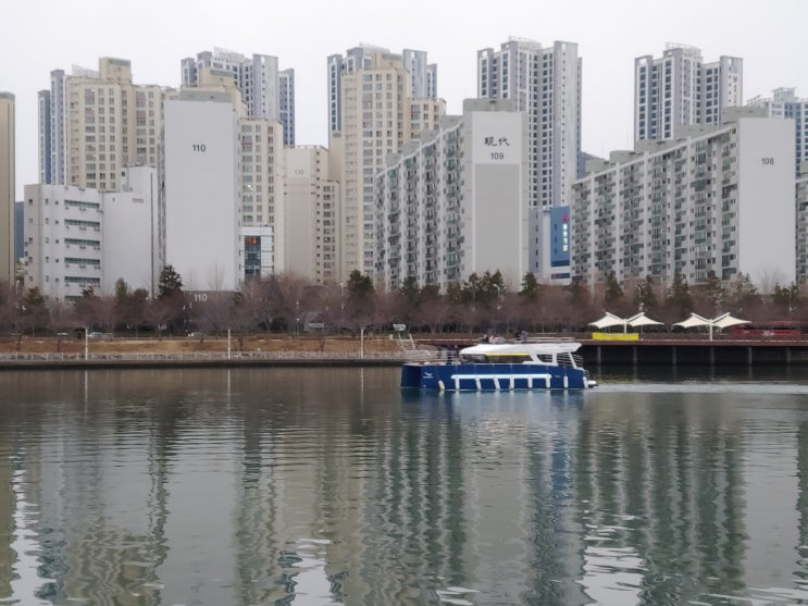 부산광역시 여행 (APEC 나루공원 : 해운대 리버크루즈의 매표소와 승선장)