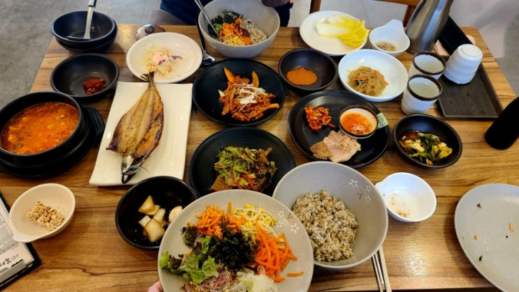  송탄보리밥맛집 10가지이상 반찬이 나오는 추억의 꽁당보리밥