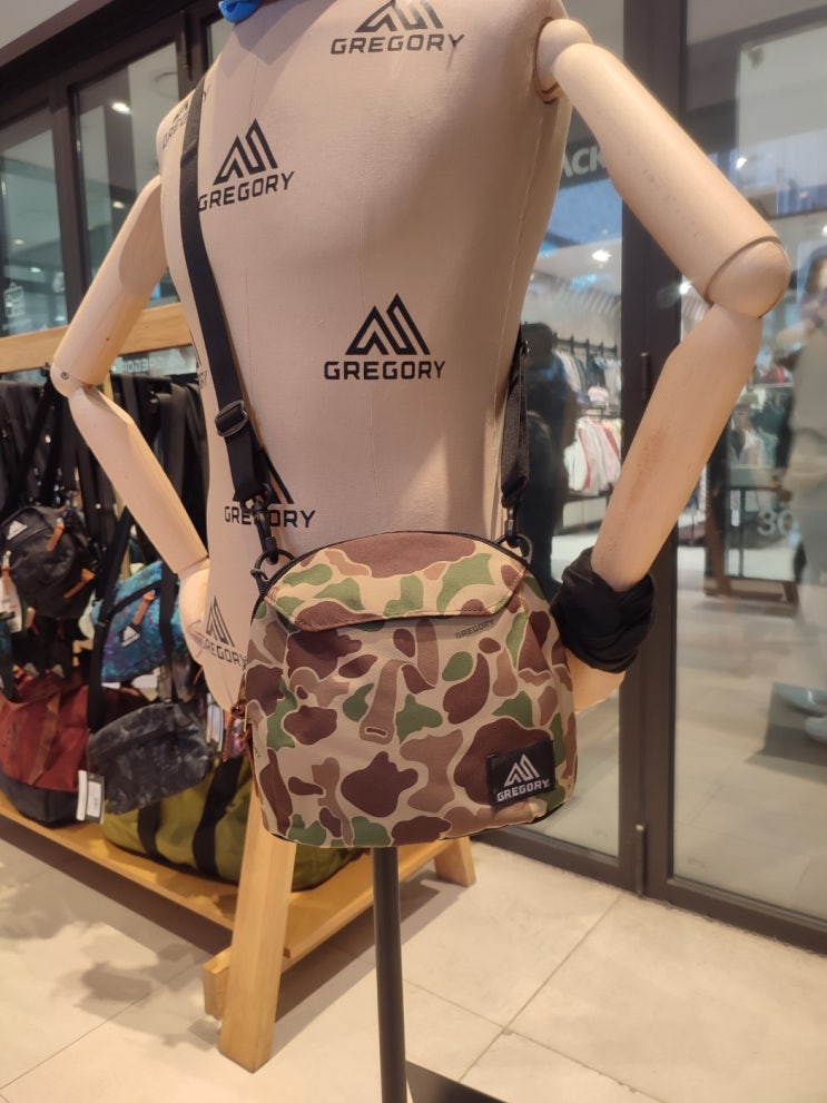  [그레고리]크로스백 TOASTY SHOULDER ROCKY SPOT CAMO 08JL5550