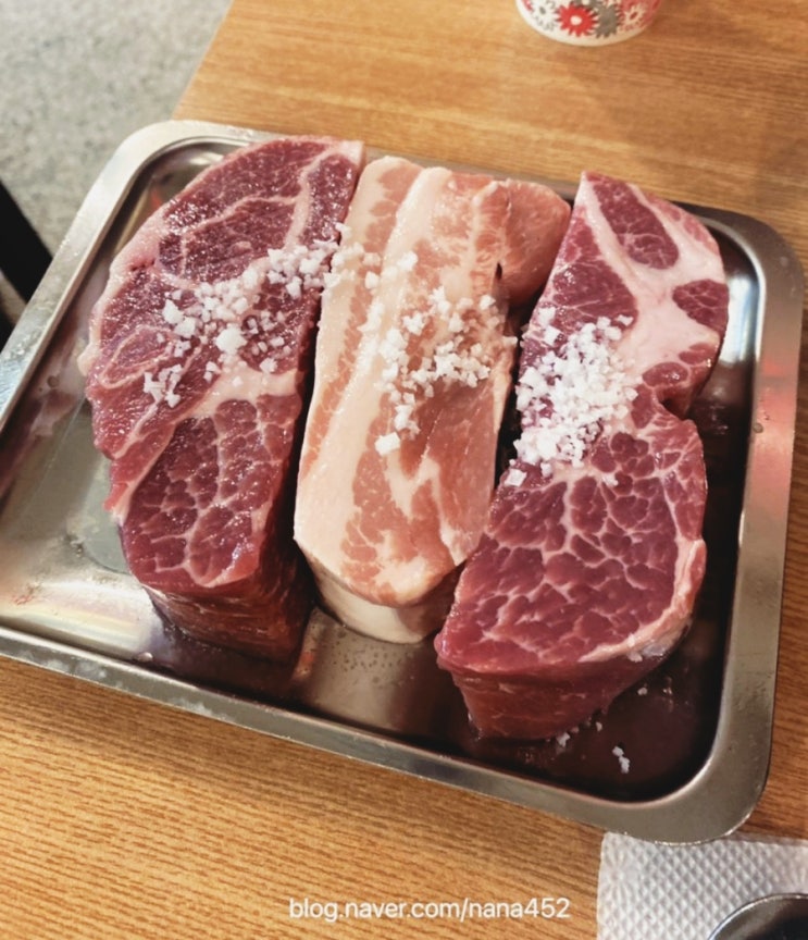  [맛집로그] 종각역 맛집 '동두천솥뚜껑삼겹살' 방문 후기(feat. 가성비 고기집)