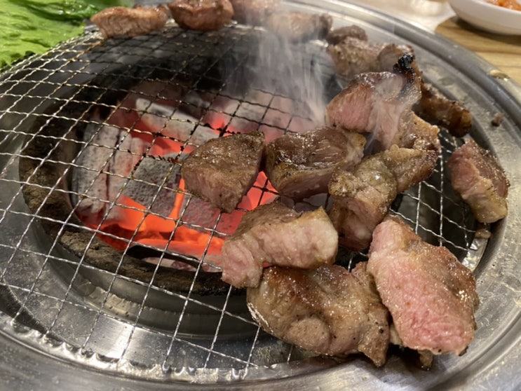 기찻길 옆 식당은 대부분 맛집인 경우가 많다 <주안역 추억의 기찻길 연탄구이> 기찻길 옆 식당은 대부분 맛집인 경우가 많다 <주안역 추억의 기찻길 연탄구이>