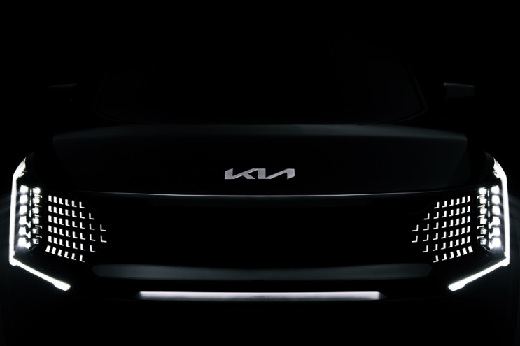 2024 기아 EV9 전기 SUV, 3월 15일 공개 앞두고 티저 공개