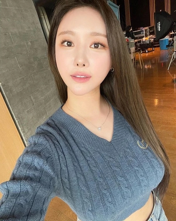 '카페 사장' 변신 브레이브걸스 민영, "제 본업은 아직 가수...음악에 목마르다" 직접 밝혀 '카페 사장' 변신 브레이브걸스 민영, "제 본업은 아직 가수...음악에 목마르다" 직접 밝혀