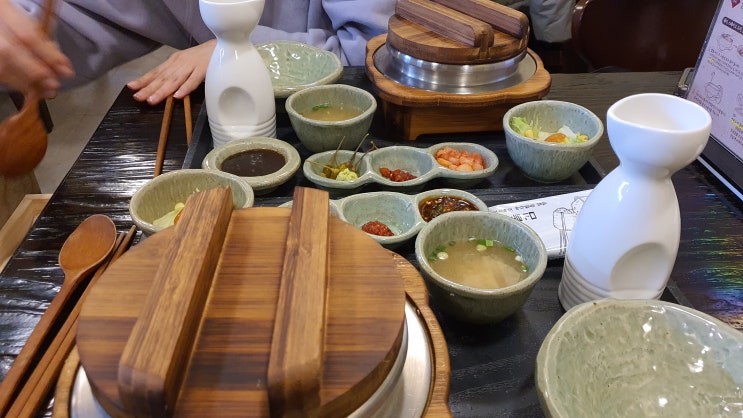 솔솥 천안 불당동 지점 : 개성 있는 일본 컨셉 솥밥 식당