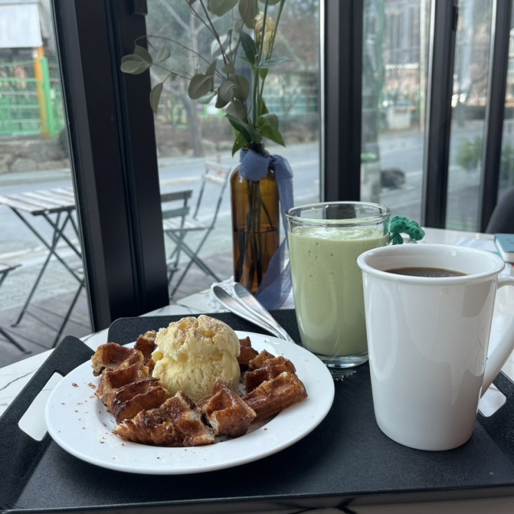  강원도 인제 맛집 - 크로플, 커피가 맛있는 카페나무