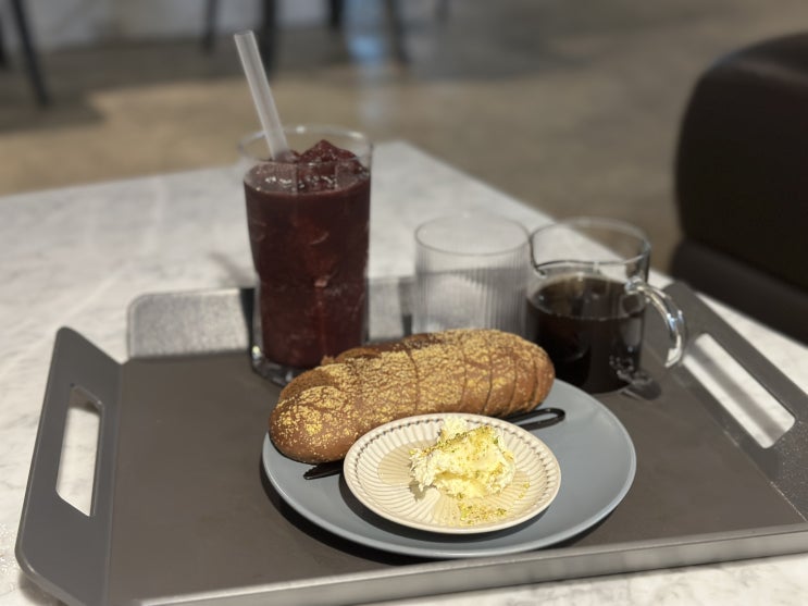  울산 카이막 맛집 카페 삼산 '때론 느리게 혹은 천천히', 감성적인 분위기와 모래 커피로 데이트 코스로 좋은 곳
