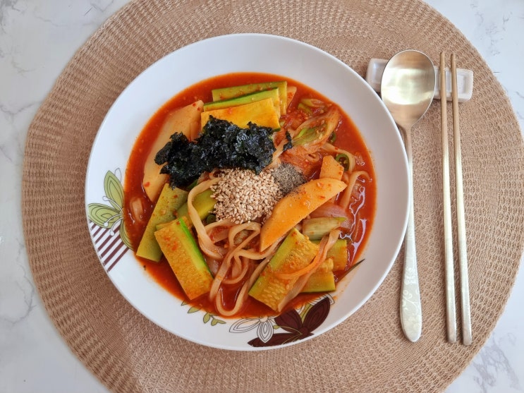  장칼국수 끓이는법 얼큰하고 맛있게 칼국수 만들기