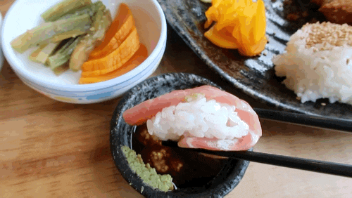  삼양해수욕장맛집 황금무지개뜨는곳에서 스시랑 돈까스 먹고왔어요