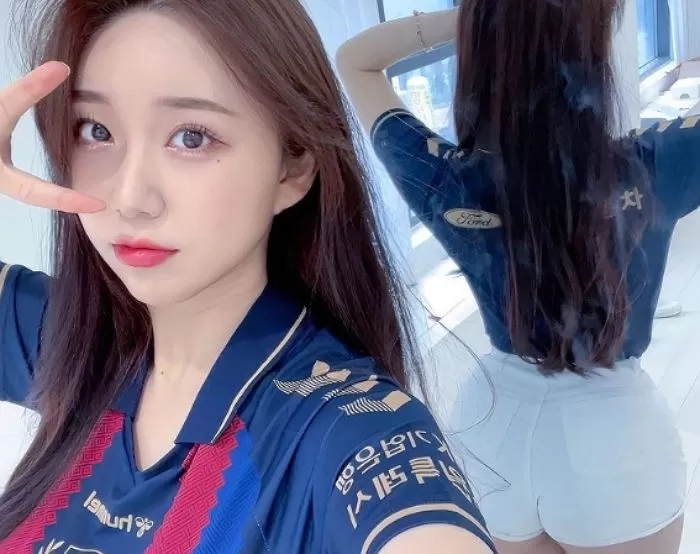 쇼호스트 김현영(현영바비), 수원FC 치어리더 합류...늘씬한 보디라인과 비주얼 자랑 쇼호스트 김현영(현영바비), 수원FC 치어리더 합류...늘씬한 보디라인과 비주얼 자랑