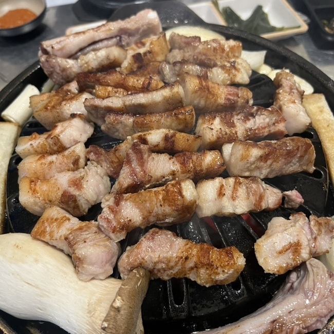  수완지구 고깃집 이씨네푸줏간 수완점 삼겹살 생갈비 맛집