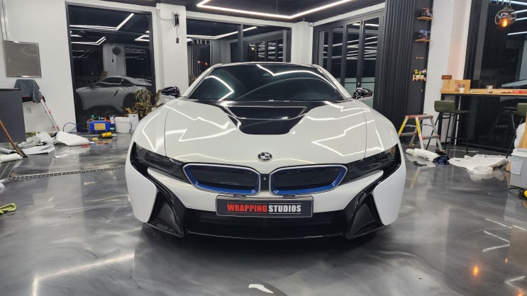  동탄전체랩핑 BMW i8 화이트 골드스파클 재시공!!