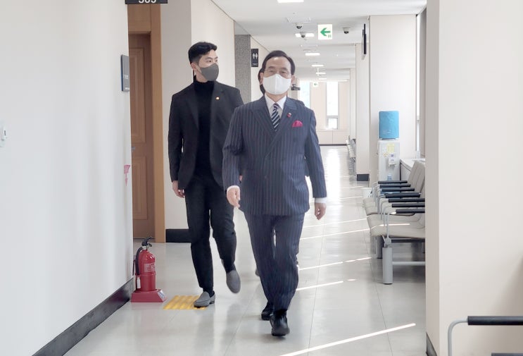 3차 공판] 압수수색 적법? <b>공무원</b> <b>선거 개입</b>? ‘치열한 공방’