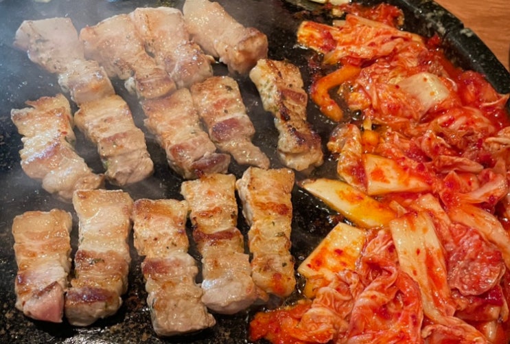 [월곡 맛집] 꽃돼지식당 - 서비스 바지락 된장찌개와 함께 즐기는 건강한 맛의 꽃삼겹살