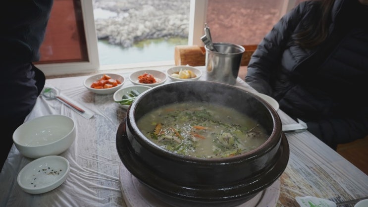  제주도 서귀포시 현지인이 추천하는 닭도가니 닭백숙집 - 검은여 닭도가니