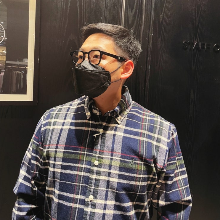  남자뿔테안경은 디어슈프림 아넬형뿔테안경 추천해요~