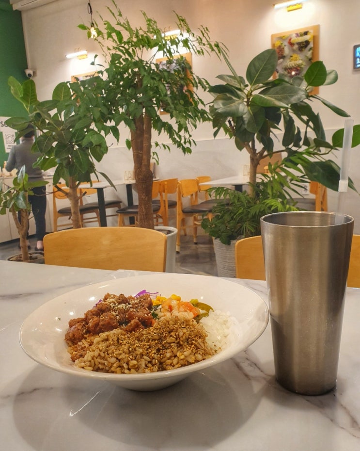 안산중앙동샐러드 맛집 건강한 비건 샐러드로우 앤 트라타
