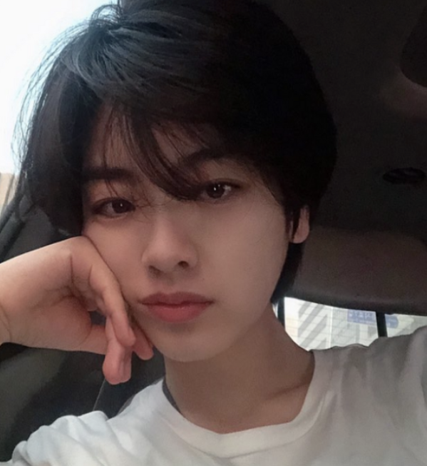  여자 짧은 머리 헤어스타일 (투블럭숏컷, 볼륨펌, 리프컷)