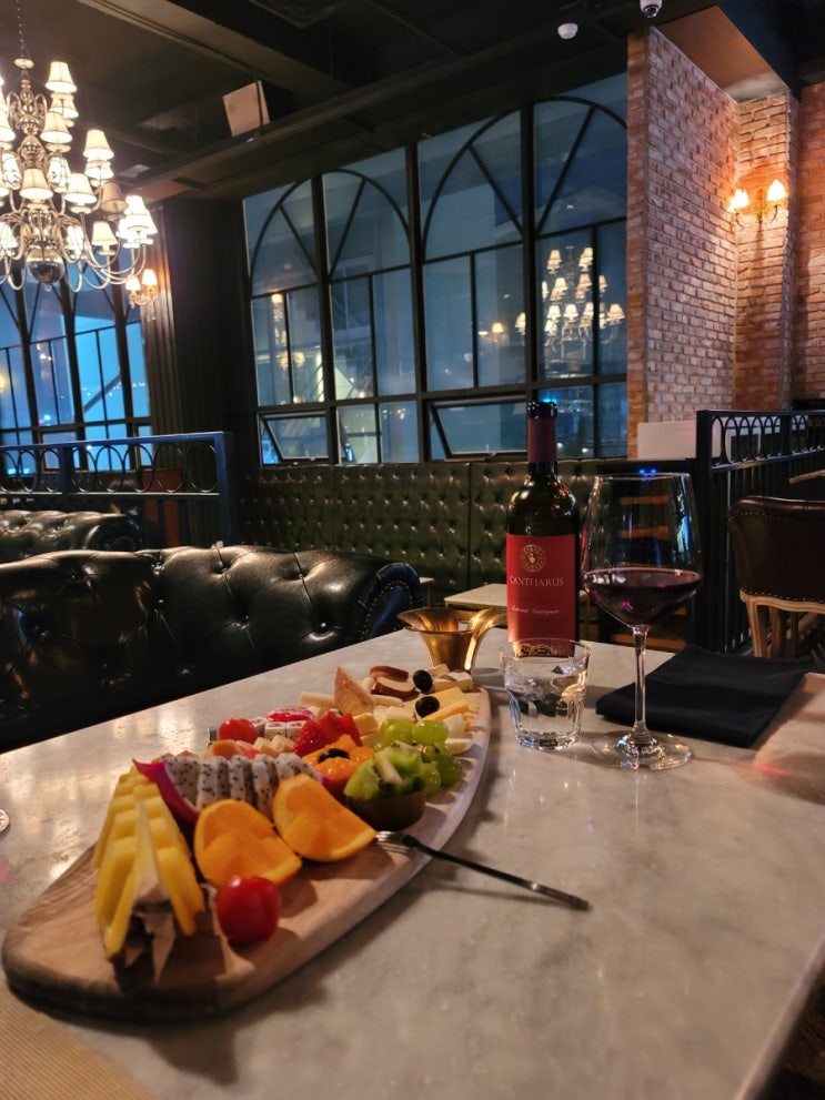  대구 수성못 술집,루체테(라운지바, 분위기, 와인바, 과일안주, 치즈)