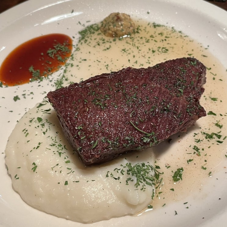  해방촌 나들이(신흥시장, 뷰맛집 콤포트, 스테이크맛집 “라구”)