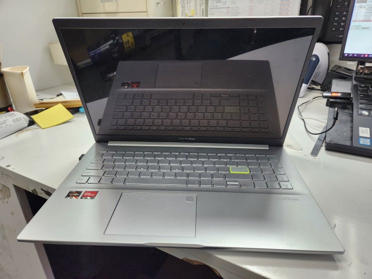  아수스 M513U ATNA56YX03-0 OLED 파손