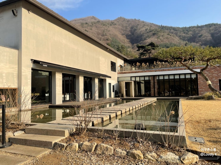  전주 근교 카페 추천 고즈넉한 산을 바라 볼 수 있는 소양 두베 카페