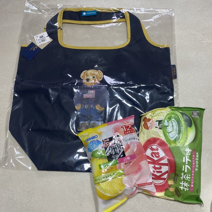  일본 후쿠오카 여행 다녀온 동생에게 받은 선물 꾸러미 자랑하기!!