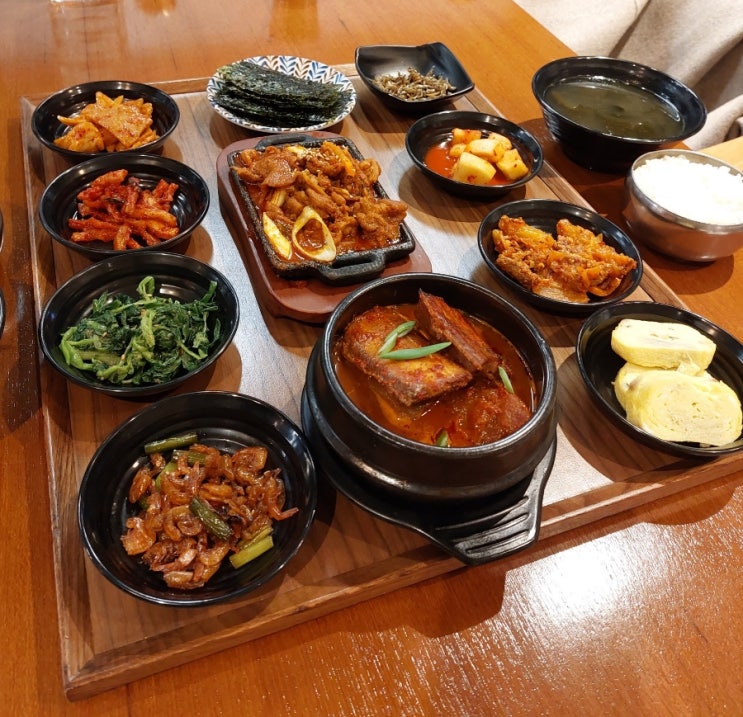 을지로백반맛집: 참맛집 을지로점심 9가지 반찬 매일 바뀌는 을지로한식