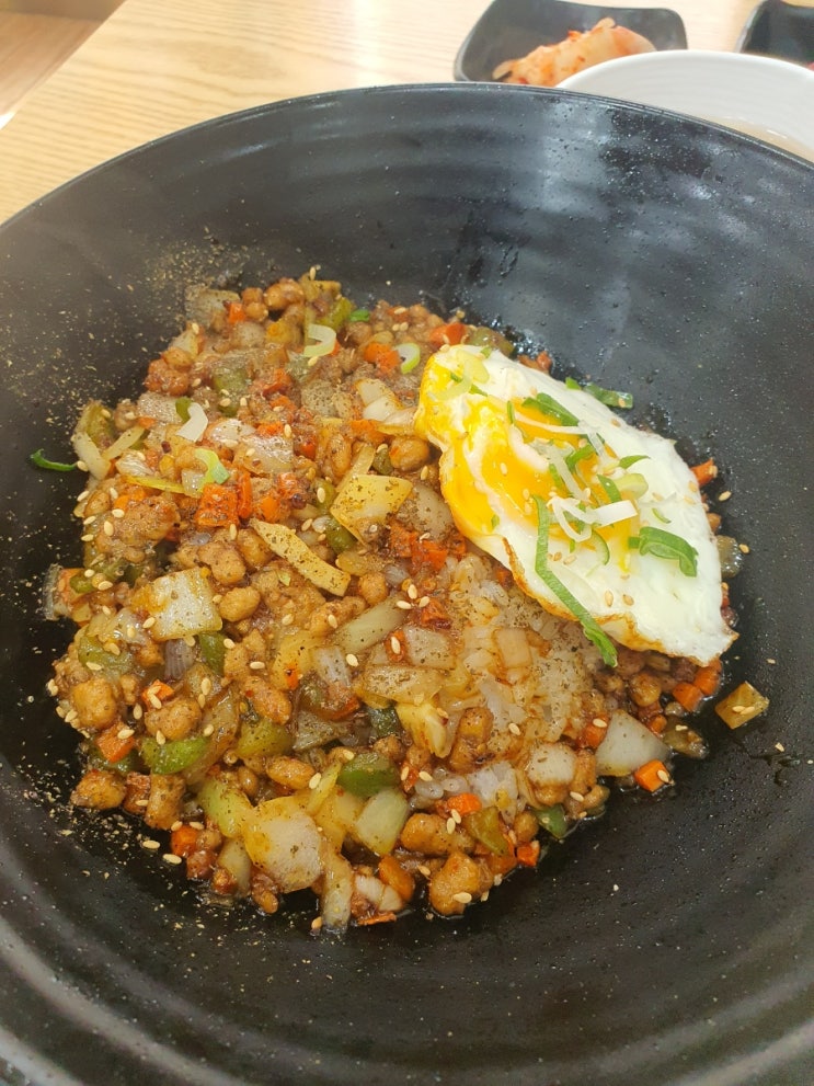  밥맛나는세상, 팟카파오무쌉