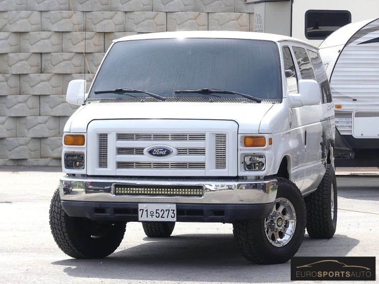  포드 E350 6800cc 국내 희귀한 모델 차량 입니다.
