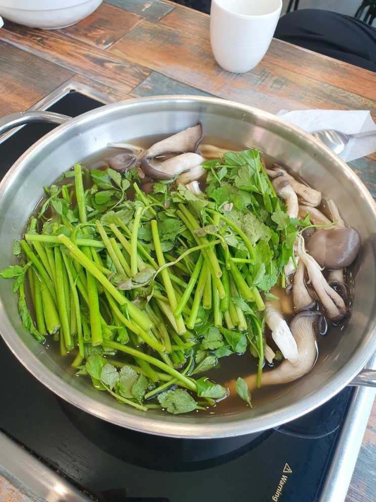  용인 수지구청맛집 사담 손만두 샤브칼국수 수지점