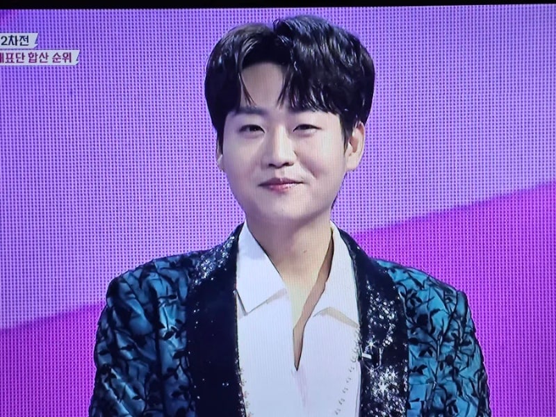 MBN 불타는 트롯맨 결승전 3위 인기가수 홍랑 민수현군이 8일 오후2시 30분 최은혜 이원새마을....