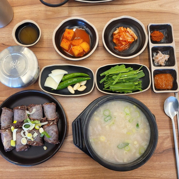  부산 강서구 명지 맛집! 해장하기 좋은 우홍백돼지국밥! 고기순대 맛있습니다!