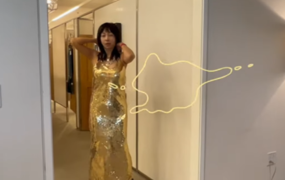 황신혜, 황금빛 드레스 자태..LA 홀린 비너스 몸매에 감탄 황신혜, 황금빛 드레스 자태..LA 홀린 비너스 몸매에 감탄
