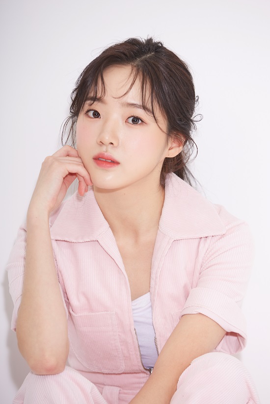 '일타 스캔들' 강나언, 탈인간급 비율 자랑...밉상 '빵수아'에서 의젓한 새내기로 성장 '일타 스캔들' 강나언, 탈인간급 비율 자랑...밉상 '빵수아'에서 의젓한 새내기로 성장