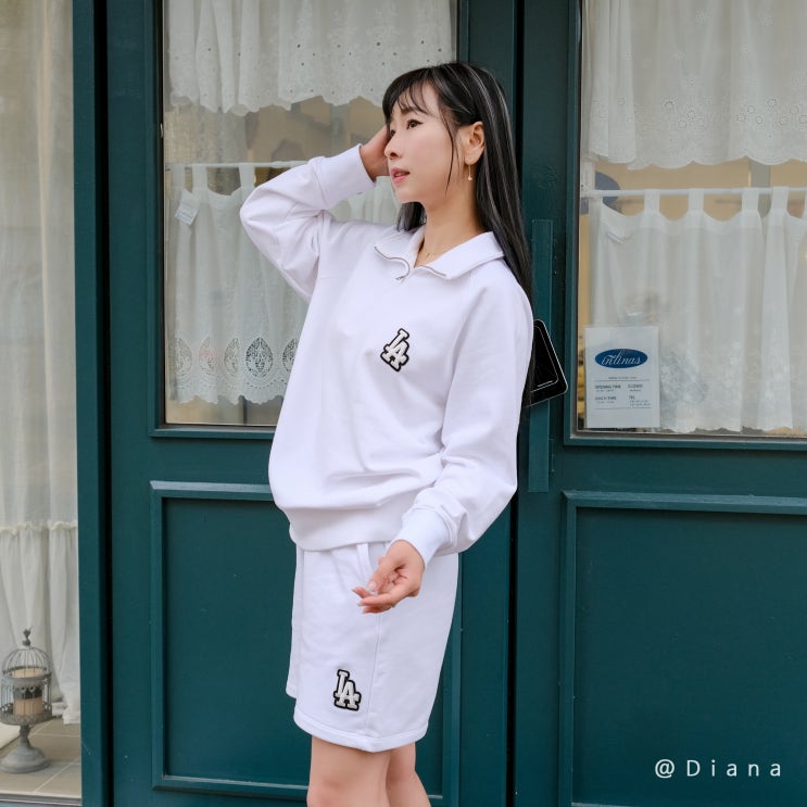 여성 트레이닝세트 크롭맨투맨 MLB 여자 반바지 5월까지 입기좋은 봄코디 여성 트레이닝세트 크롭맨투맨 MLB 여자 반바지 5월까지 입기좋은 봄코디
