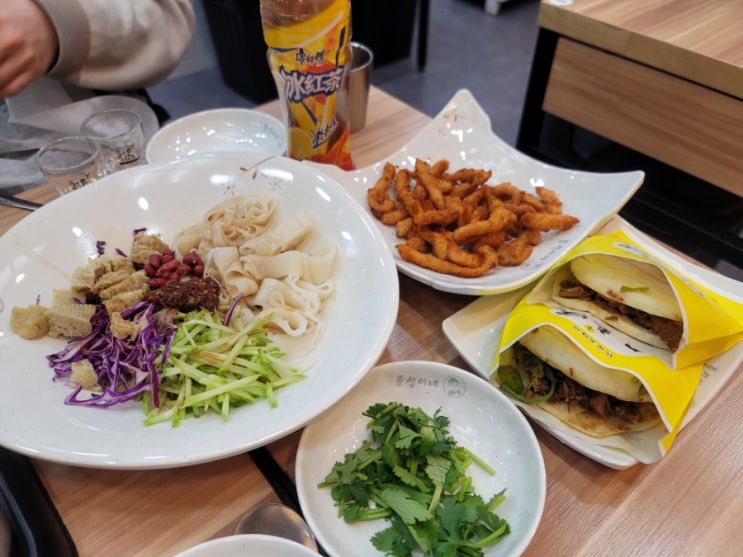  건대 맛집 준성이네로 중국 현지 길거리 음식 먹으러 가자
