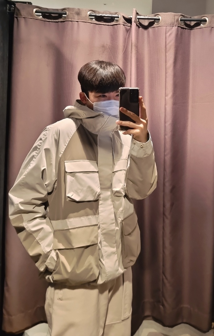  자라 바람막이 마운틴파카 남자 스트릿 고프코어 봄 코디 부천 ZARA 매장