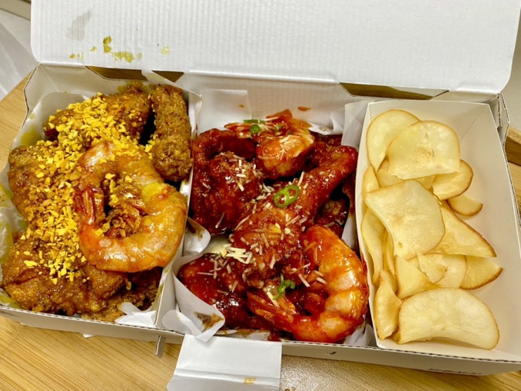바른치킨 대새골드 반반 : 타이거새우가 통으로, 새기름에 58마리만 튀기는 치킨! 바른치킨 대새골드 반반 : 타이거새우가 통으로, 새기름에 58마리만 튀기는 치킨!